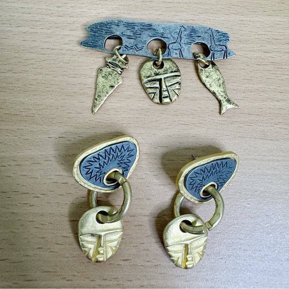 Tribal Mask Brooch and Earrings Bundle Matte Gold Tone Pewter Brass Ethnic Boho - Picture 2 of 10